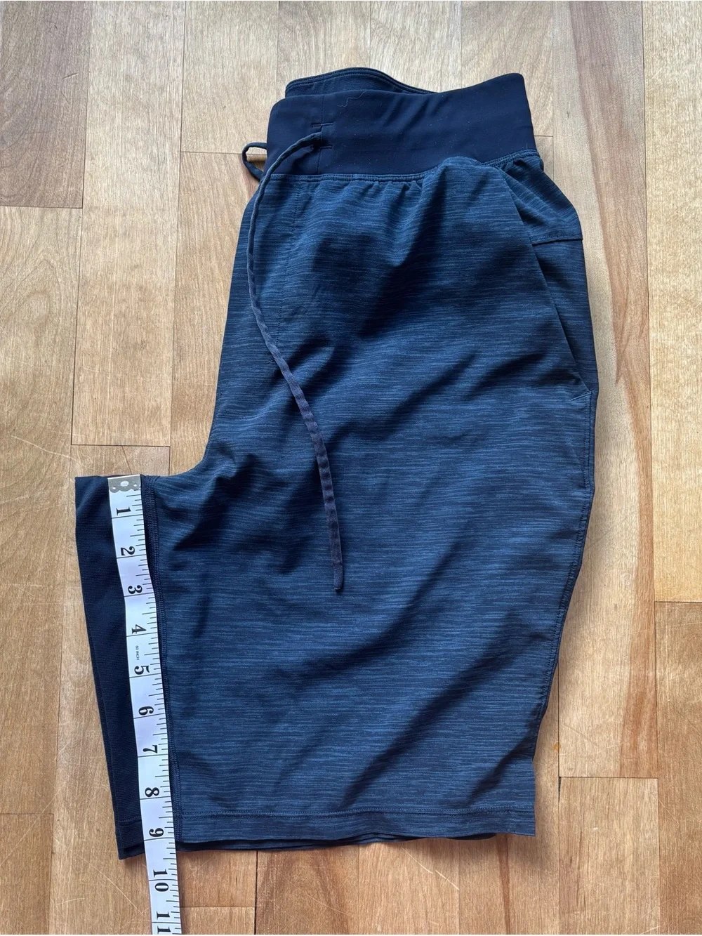 lululemon athletica Men's Dark Blue Performance Drawstring Shorts - Picture 4 of 8